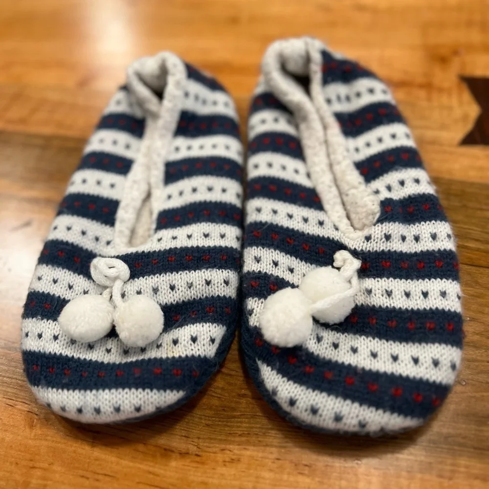 Comfy slippers size 9 in GUC